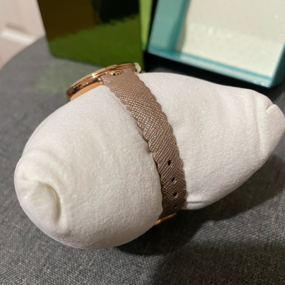 ♠️ Rose Gold Kate Spade Watch ♠️ - Picture 4 of 5
